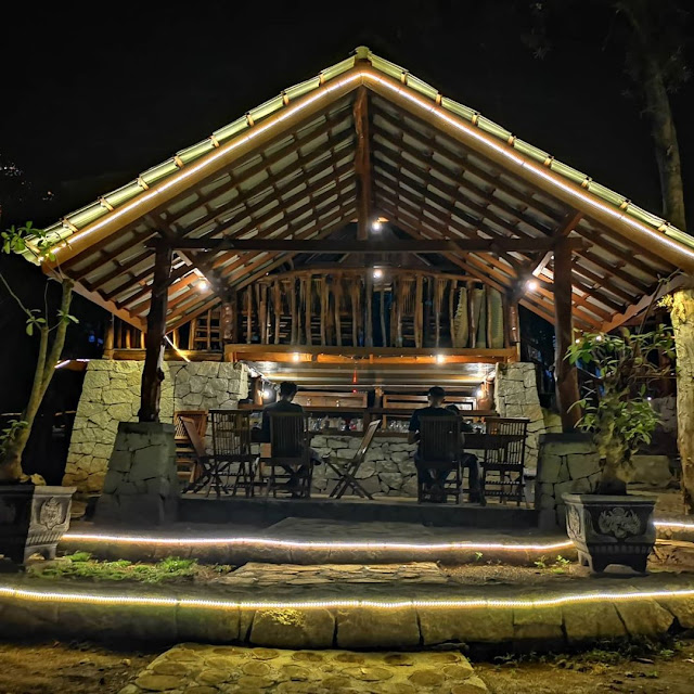 Kedai Kopi di Hutan Pinus Mangunan Bantul