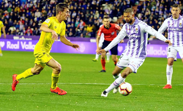 Pere Pons encara a Joaquín. REAL VALLADOLID C. F. 1 GIRONA F. C. 0. 23/04/2019. Campeonato de Liga de 1ª División, jornada 34. Valladolid, estadio José Zorrilla. GOLES: 1-0: 67’, Michel.