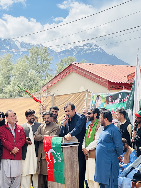 سابق وزیر اعلی خالد خورشید کی سکردو آمد اہم پی پی پی کے اہم کارکن اور نمائندے پاکستان تحریک انصاف میں شامل