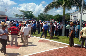 Manifestación de cañeros en Chetumal; piden a Gobierno estatal subsidio para caña