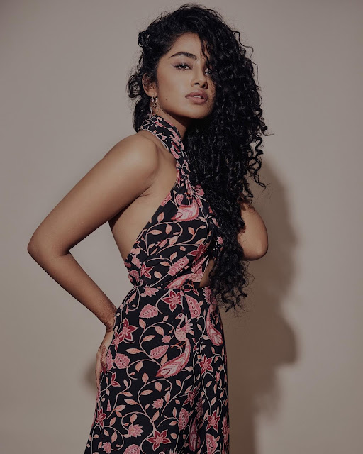 Actress Anupama Latest Hot Backless Photos