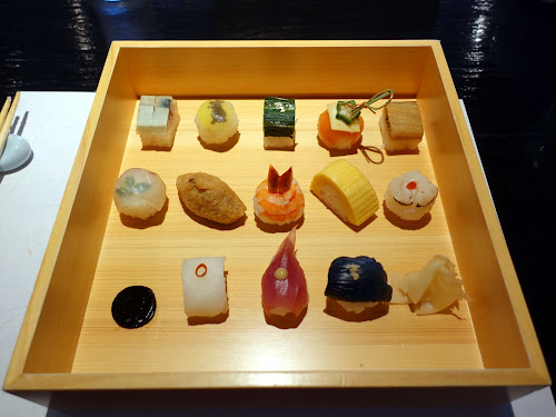 Gion Mametora 衹園豆寅 [Kyoto, JAPAN] - traditional Japanese tatami restaurant Hanami-koji Street (花見小路) “Mame-zushi” box small round size sushi for Maiko, apprentice geisha