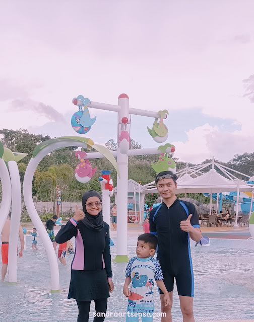 Berenang di Wahoo Waterwold Kota baru Parahyangan Bandung