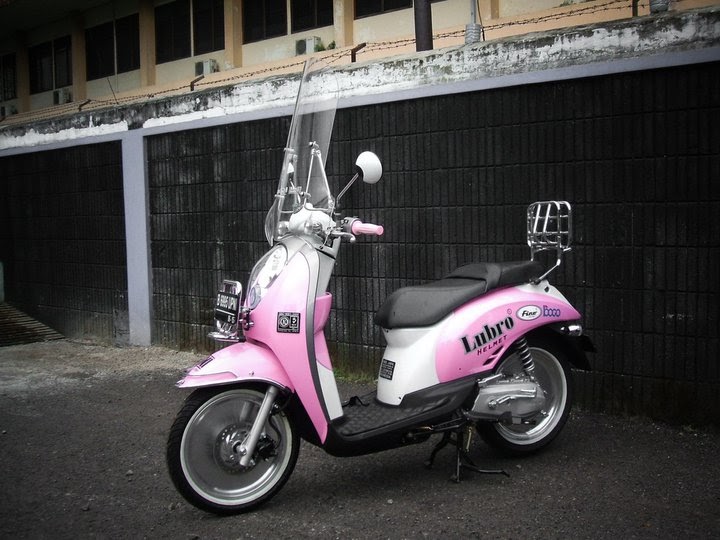  Modifikasi  Honda Scoopy  Pink  Style RETRO 2011 