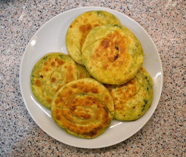 Tajwański scalion pancake plus marokański msemen równa się pyszny naleśnik