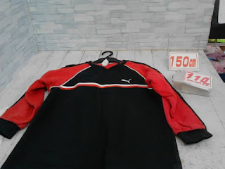 中古品　子供服　１５０㎝　PUMA　レッド×ブラック　長袖Tシャツ　１１０円