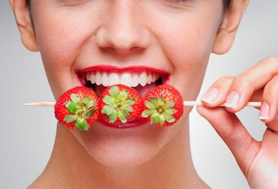 Răng trắng sáng nhờ thực phẩm tự nhiên
