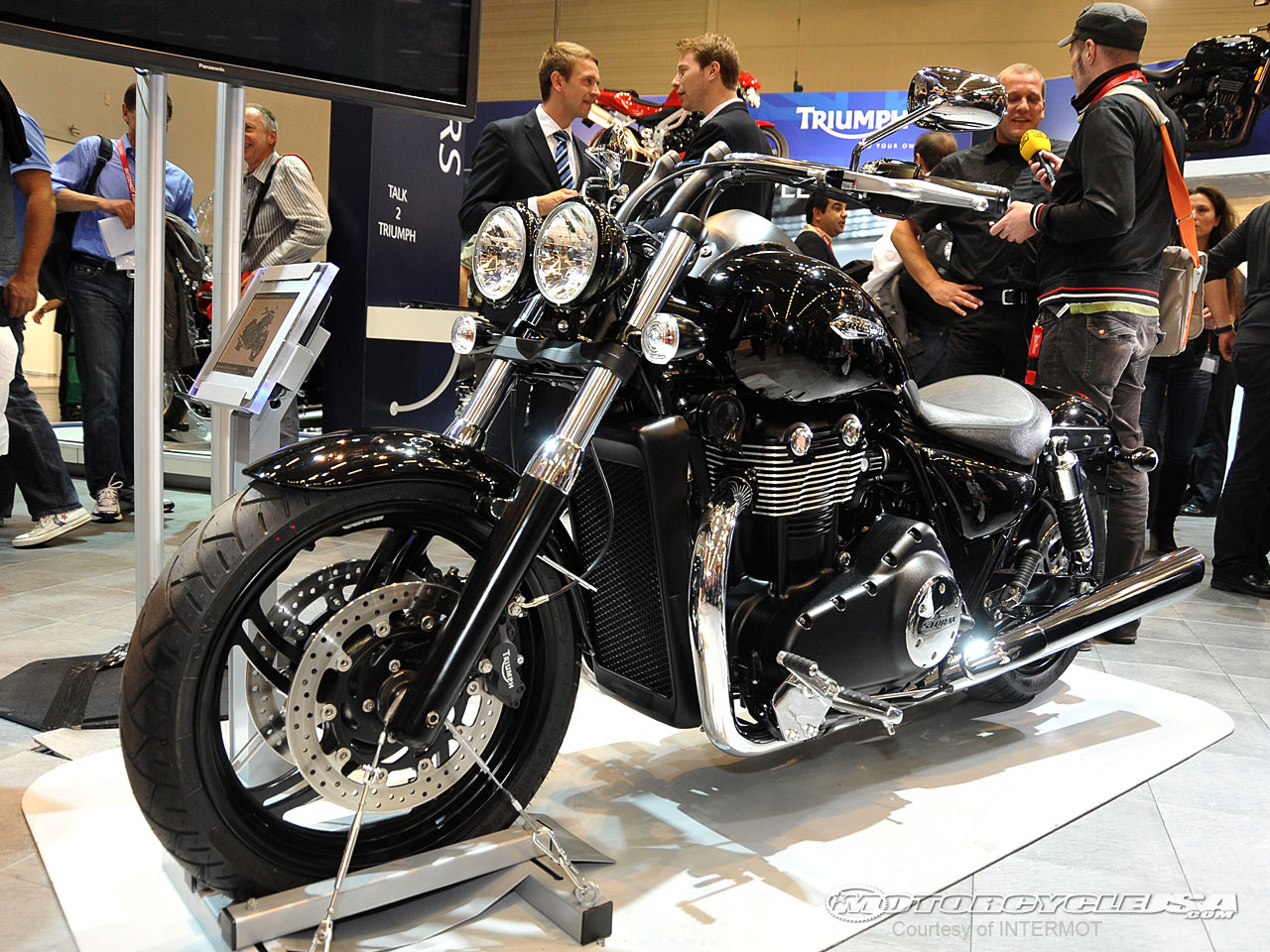 Top amazing sports bike Triumph Thunderbird Storm 