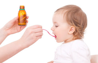 TIPS-CARA MEMBERI OBAT PADA BAYI ATAU ANAK KECIL