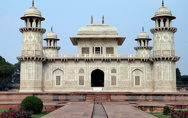 Itmad-ud-dulha tomb agra