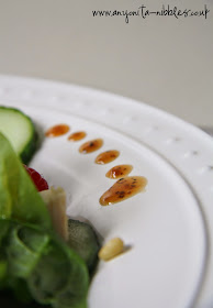 Close up of #glutenfree raspberry & black pepper dressing from www.anyonita-nibbles.co.uk