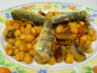 http://cocinaporaficion.blogspot.com.es/2010/10/salteado-de-garbanzos-con-sardinas-y.html