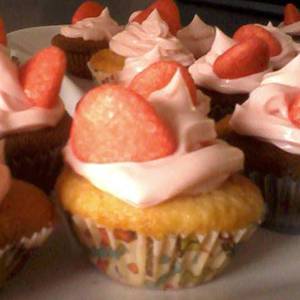 De délicieux Cupcakes régressifs parfumés aux bonbons de notre enfance : les fraises Tagada et les bananes Bams Haribo®