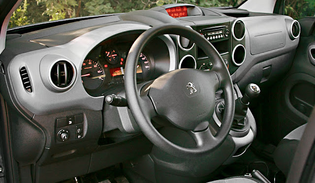 Inside photo of Peugeot Partner 