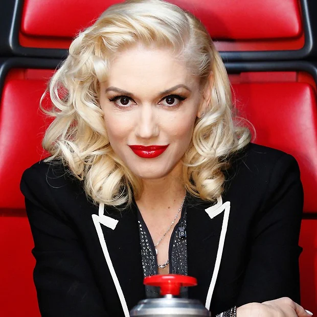 Descubra o batom vermelho de Gwen Stefani em "The Voice "