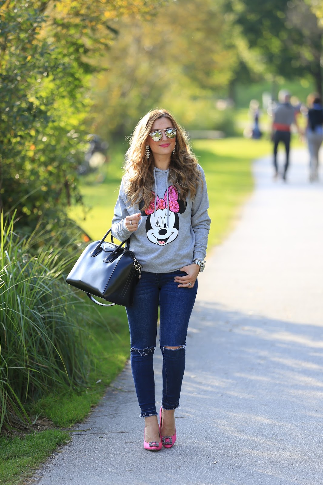 Colloseum-Mickey Mouse Pullover- grauer Pullover Blogger-Blogger aus Deutschland-Deutsche Fashionblogger -Fashionstylebyjohanna