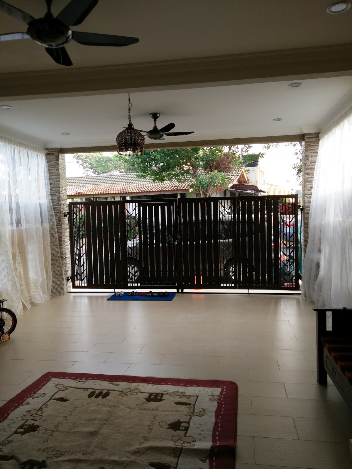 Renovate Ruang Tamu Rumah Teres  Desainrumahid.com