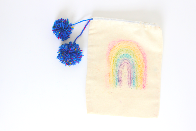 This sandpaper transfer kids craft bag is perfect for any spring gift! 