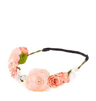 http://www.claires.com/fr/shimmery-pink-flower-hair-garland-2603.html?cgid=2748#start=26