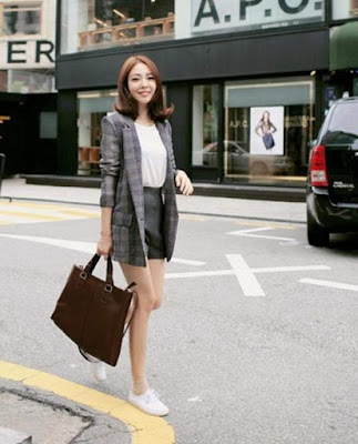 Nữ tính thanh lịch với áo khoác Blazer