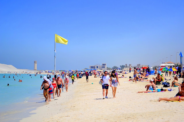 Pantai Jumeirah di Dubai Turis Boleh Berbikini