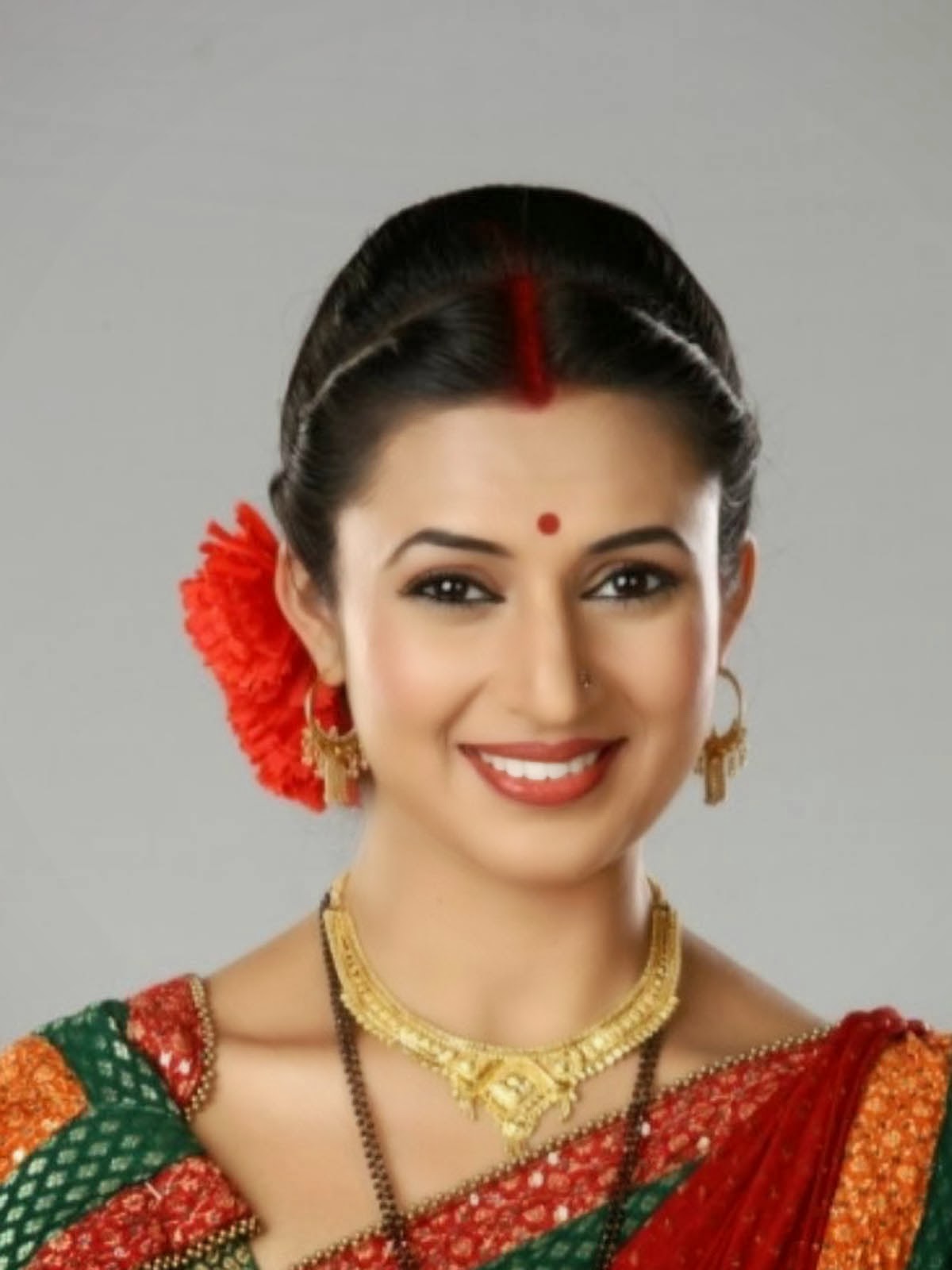 Gallery Foto Artis Bollywood India Divyanka Tripathi Khusus