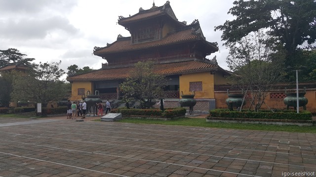 The nine Dynastic Urns and the Hien Lam Pavilion.