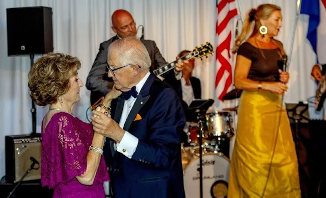 Princess Margriet and Prof. Pieter van Vollenhoven are patrons of the NAF. Princess Margriet wore a wine-red lace gown