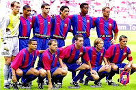 F. C. BARCELONA - Barcelona, España - Temporada 2002-03 - Enke, Reiziger, Rochemback, Riquelme, Kluivert, Frank de Boer; Geovanni, Gabri, Fernando Navarro, Mendieta y Cocu - GRENOBLE 1 (Courtin), F. C. BARCELONA 0 - 26/07/2002 - Partido amistoso de pretemporada - Thonon-les-Bains (Francia), stade Joseph Moynat