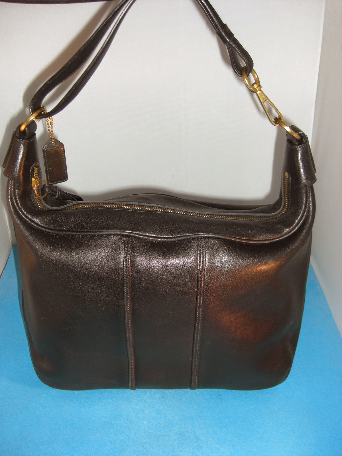 http://bargaincart.ecrater.com/p/22119265/authentic-coach-black-leather-c1s-6951