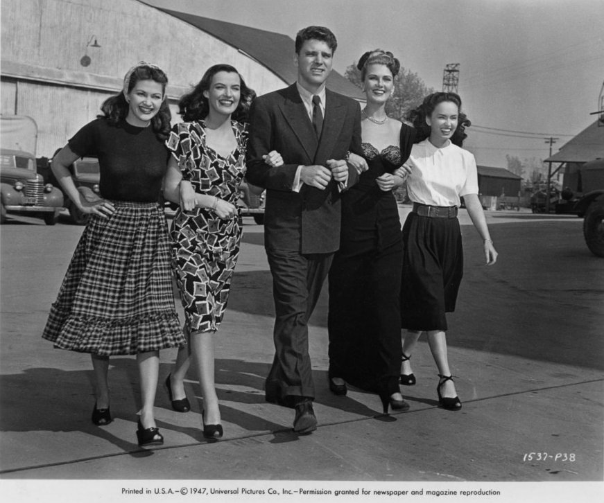 Yvonne De Carlo Ella Raines Burt Lancaster Anita Colby