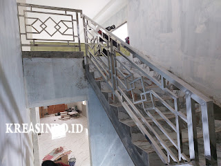 Railing Tangga Stainless terpasang di Rumah Bpk Triyanto Perum Ciomas Hills Bogor