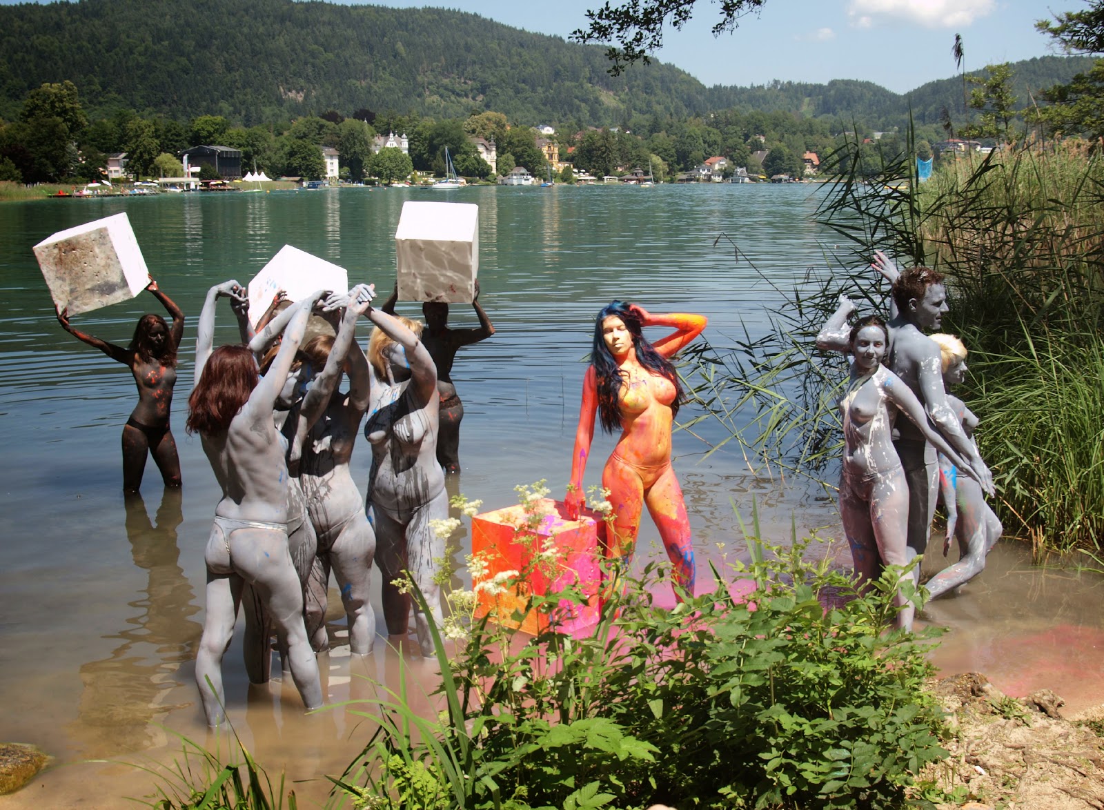 Body painting   Wikipedia, the free encyclopedia