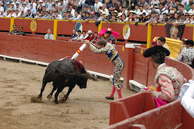 torero escribano corrida toros plaza lima peru