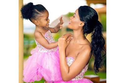 Hamisa Mobetto and Fantasy Majey in a pink dress