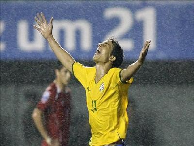 Show de Nilmar nas Eliminatórias