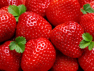 Fresh Strawberries Close Up HD Wallpaper
