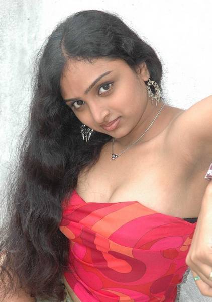 Indian College Girl showing her under Arms and Nipple wait 4 u 18 Pics