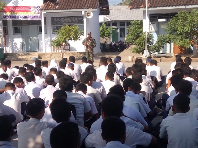 BABINSA KORAMI 07 GATAK LATIH PBB SISWA BARU SMK 4 SUKOHARJO