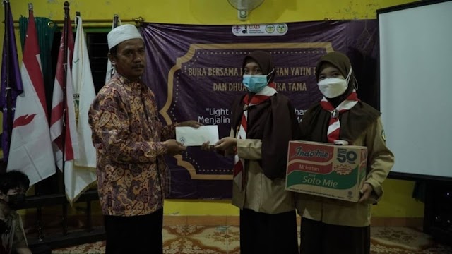 Pramuka UAD Wujudkan Kepedulian dengan Kegiatan Bakti Sosial di Bulan Ramadhan