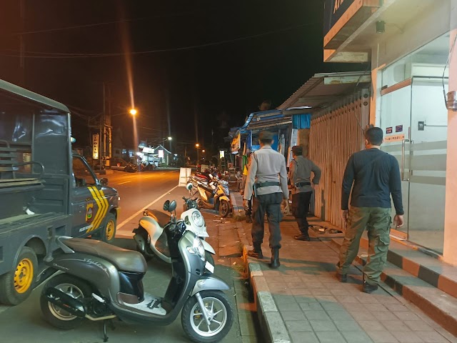 Untuk menjaga situasi wilayah tetap kondusif, Polsek Padangbai tingkatkan Patroli malam / Blue Light Patrol.