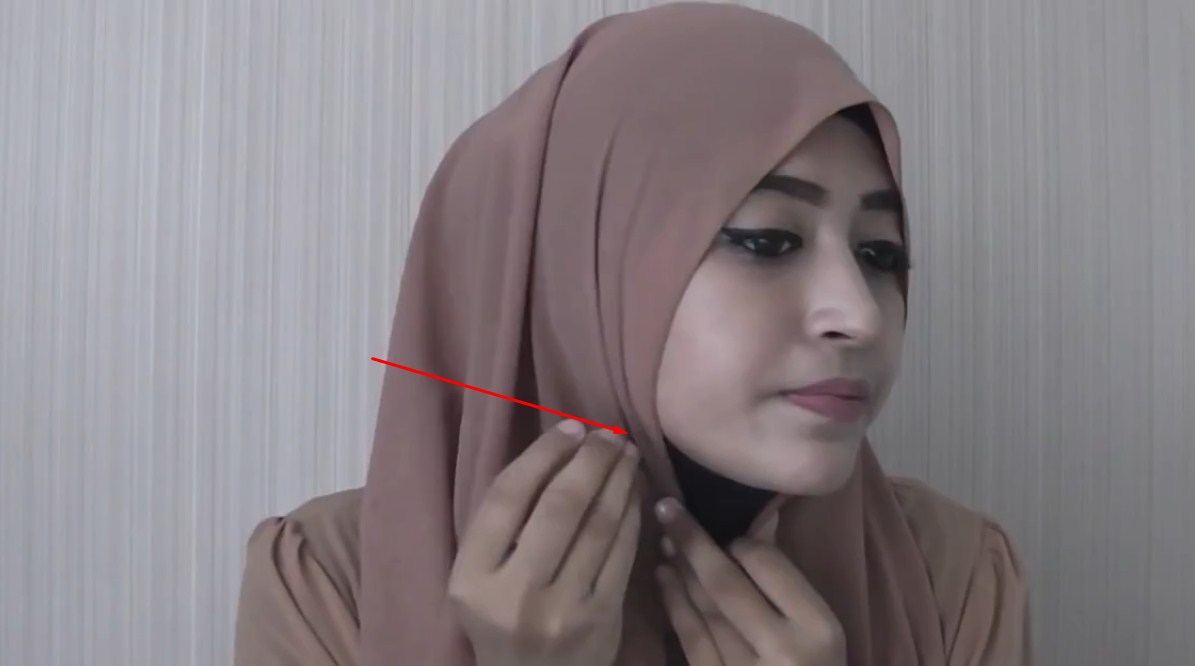 Gambar Tutorial Cara Memakai Hijab Panjang