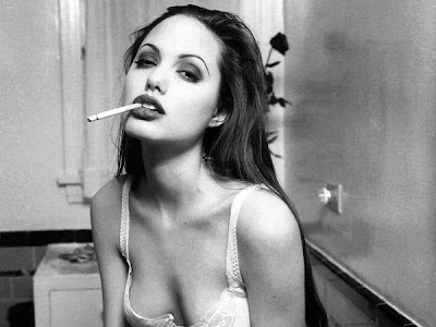 Young Angelina Jolie Bold Looks Photo