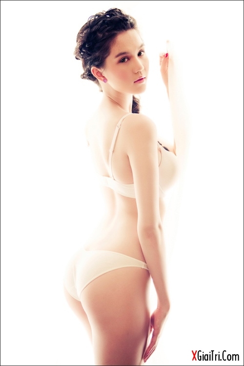 Nóng bỏng từng đường cong