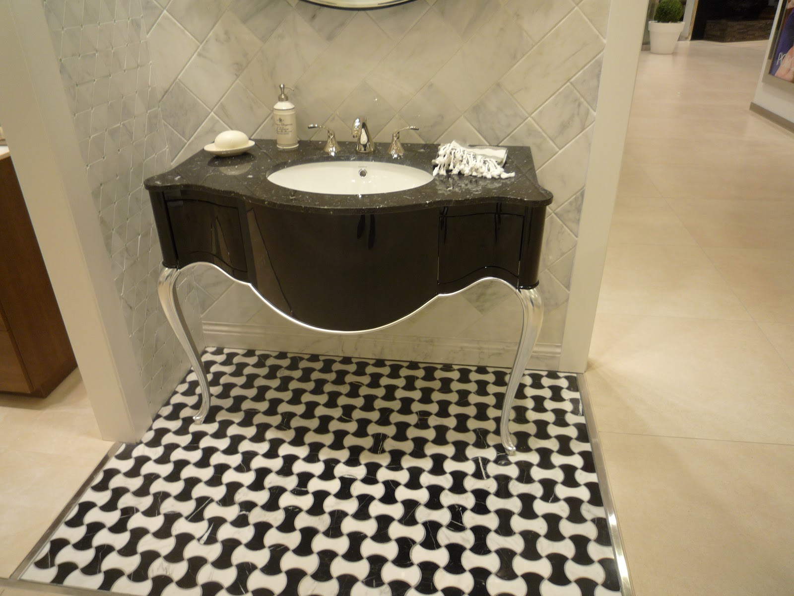 Piano Vanity from Porcelanosa