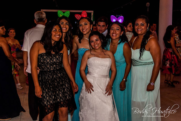 boda en playa, beach wedding, Oaxaca, México, Bodas Huatulco, Wedding Planner