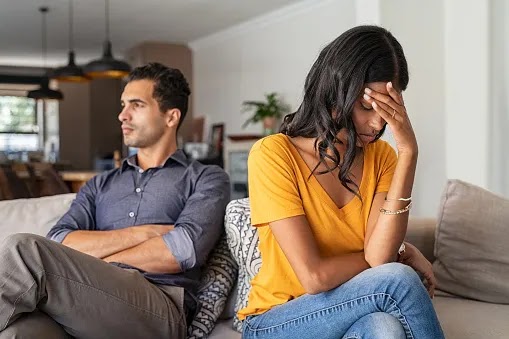 What shuts down conflict resolution in relationships