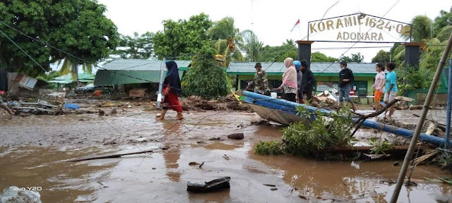 Agustinus Payong Boli Ungkap 58 Jenazah Banjir Bandang dan Longsor di Flores Timur Ditemukan.lelemuku.com.jpg
