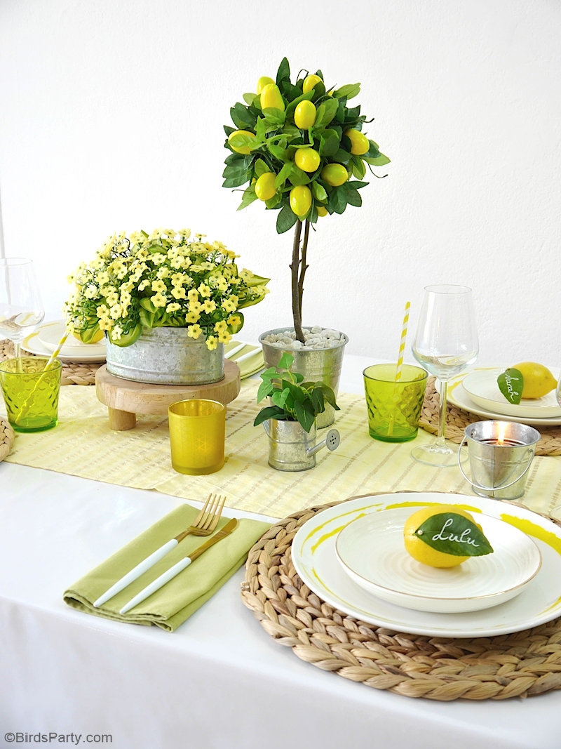 Décor de Table DIY sur le Thème du Citron  - DIYs faciles et idées pour créer une jolie table estivale d'été! by BirdsParty.com @birdsparty #diy #artdelatable #table #tablecitron #citron #decoestivale #decordetable