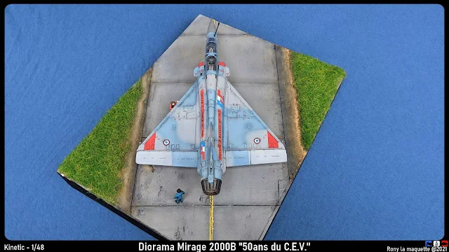 Diorama Kinetic Mirage 2000B "50ans du C.EV" au 1/48.